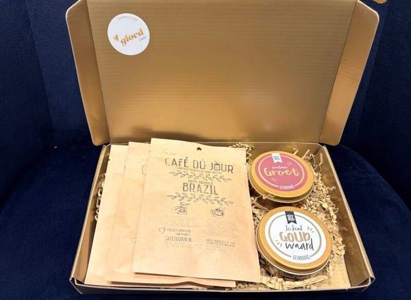 Gouden koffiedoos met 3 slowkoffie’s en 2 geurkaarsen
