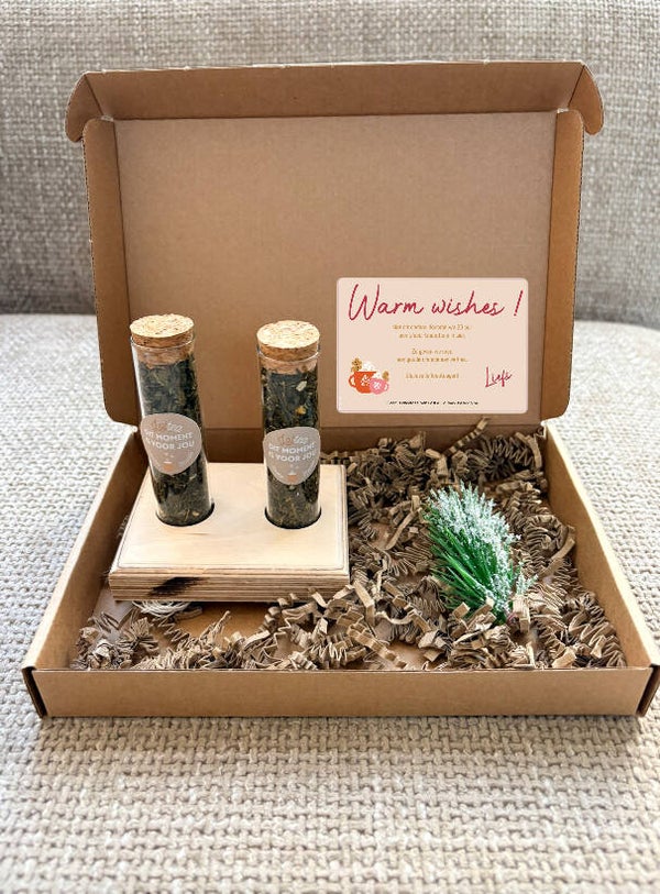 Cadeaudoos met 2 buisjes thee voor jou èn 20 eur voor Lost & Co