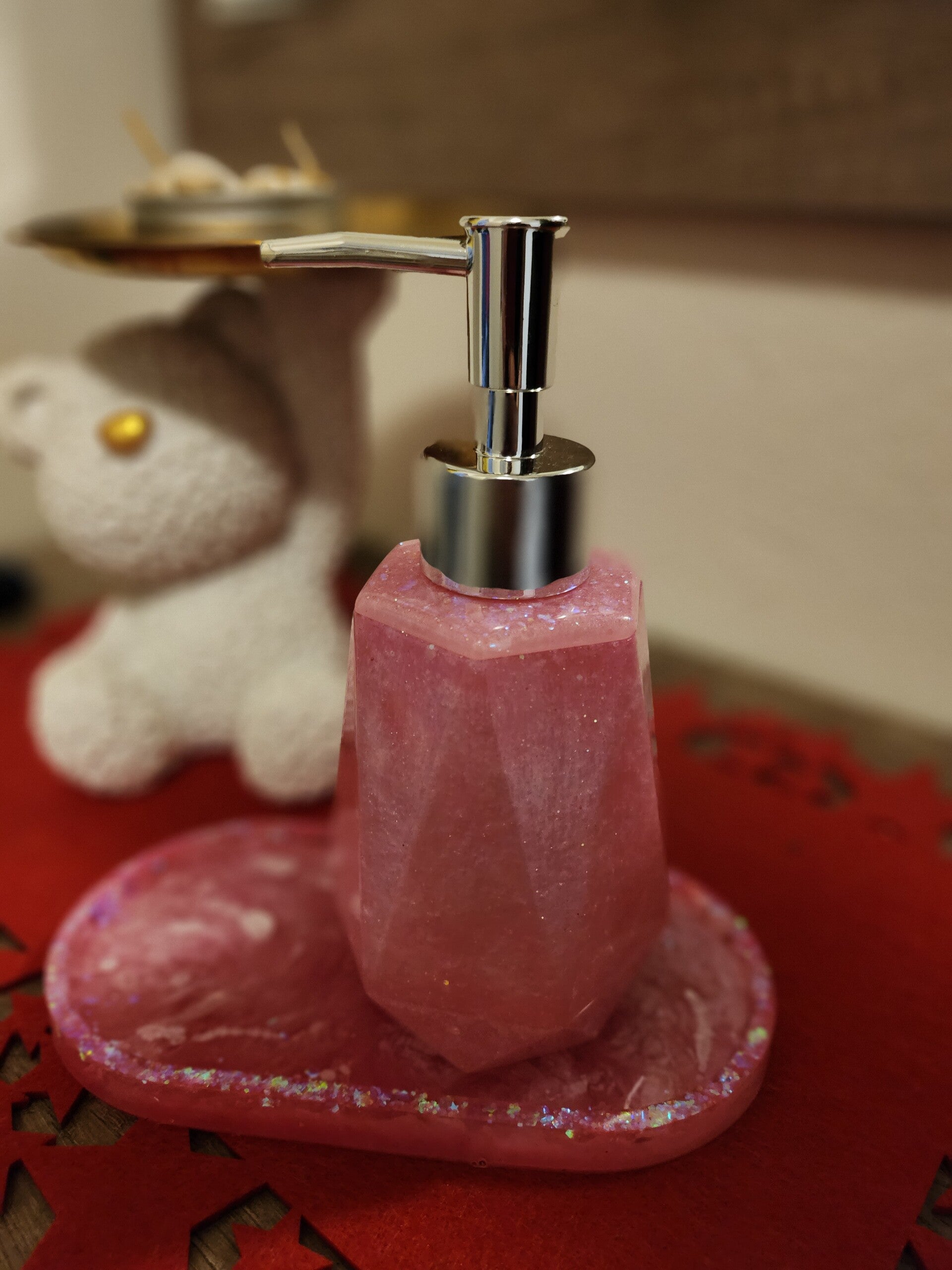 Seifenspender mit Tablett