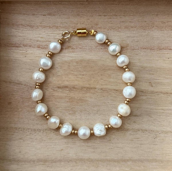 Pearl bracelet