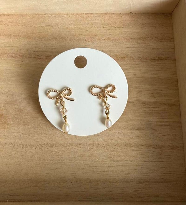 Classic bow earrings