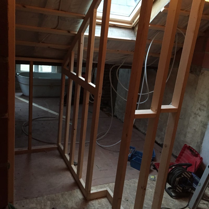 balkenlaag vervangen isolatie plaatsen dampscherm plaatsen dakconstructies aanpassen valse wanden plaatsen Gyproc plaatsen rechten van een oude vloer zolder omvormen tot woongedeelte