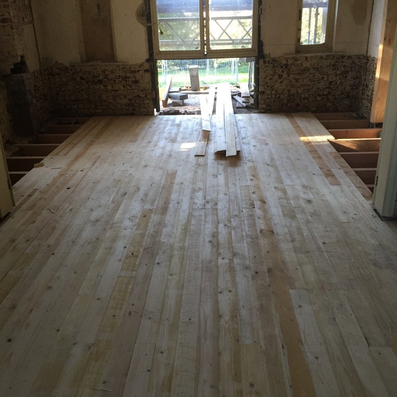 balkenlaag vervangen isolatie plaatsen dampscherm plaatsen dakconstructies aanpassen valse wanden plaatsen Gyproc plaatsen rechten van een oude vloer zolder omvormen tot woongedeelte