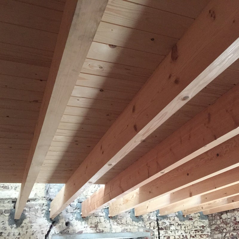 balkenlaag vervangen isolatie plaatsen dampscherm plaatsen dakconstructies aanpassen valse wanden plaatsen Gyproc plaatsen rechten van een oude vloer zolder omvormen tot woongedeelte