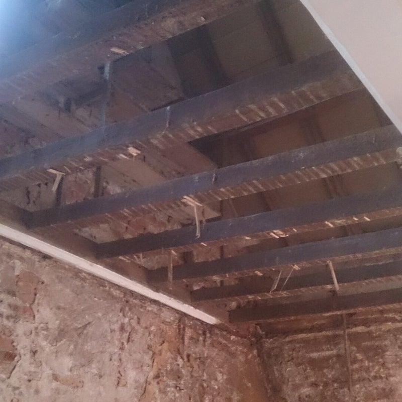 balkenlaag vervangen isolatie plaatsen dampscherm plaatsen dakconstructies aanpassen valse wanden plaatsen Gyproc plaatsen rechten van een oude vloer zolder omvormen tot woongedeelte