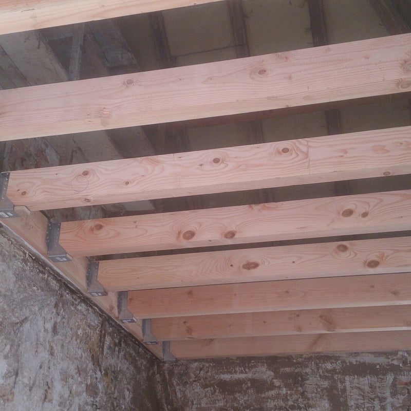 balkenlaag vervangen isolatie plaatsen dampscherm plaatsen dakconstructies aanpassen valse wanden plaatsen Gyproc plaatsen rechten van een oude vloer zolder omvormen tot woongedeelte