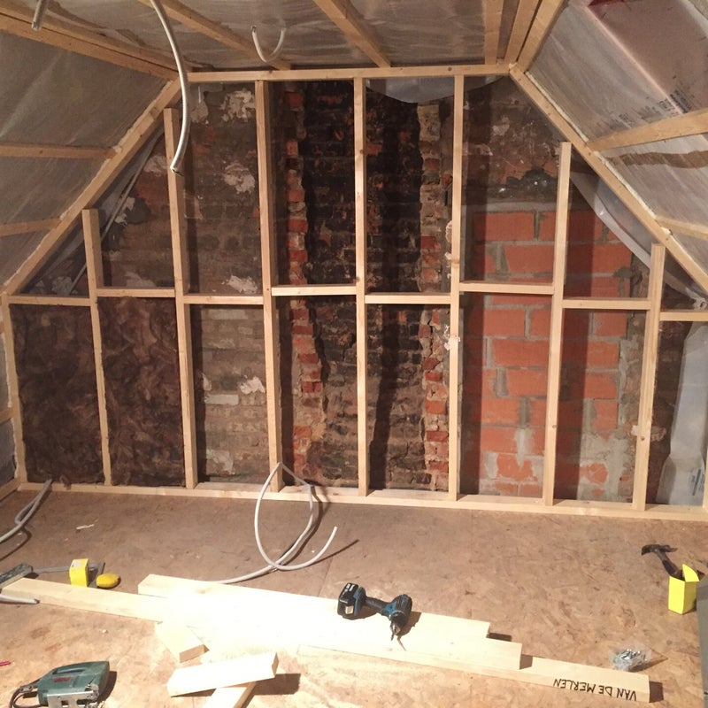 balkenlaag vervangen isolatie plaatsen dampscherm plaatsen dakconstructies aanpassen valse wanden plaatsen Gyproc plaatsen rechten van een oude vloer zolder omvormen tot woongedeelte