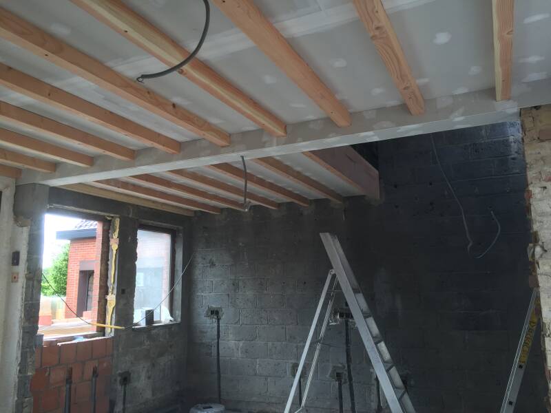 zolder inrichting, binnenschrijnwerk, schrijnwerker, timmerman, cottagestijl, retro, gyproc, vals plafond, valse wand