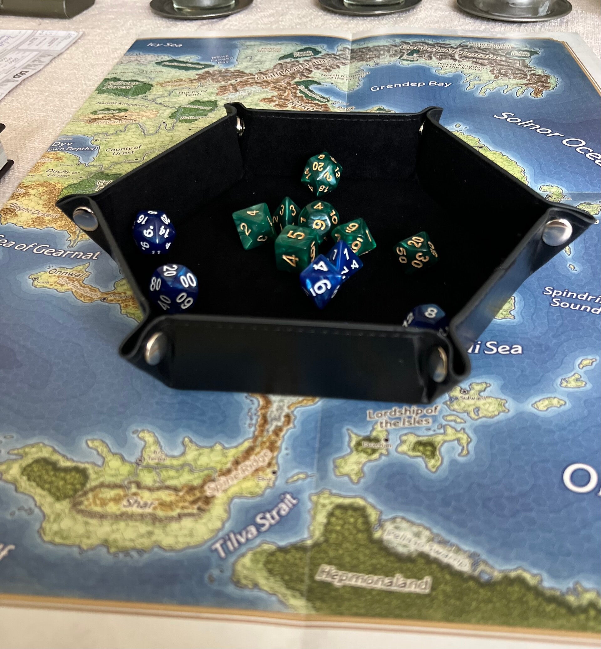 Zwarte D&D Dice Tray – Rol veilig en stijlvol!