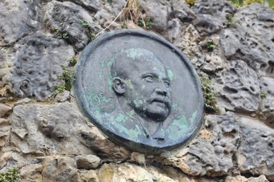 Entdeckt wurde die Höhle von dem Meininger Kaufmann Reinhold Goetz im August 1915 und auch nach ihm benannt. Foto am Eingang / Foto: Lars Lützkendorf