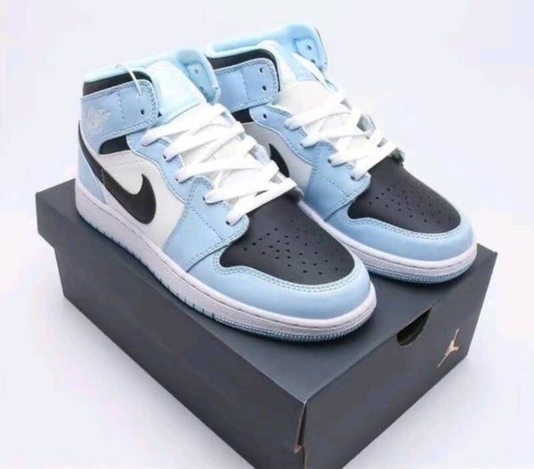 Tennis Shoes