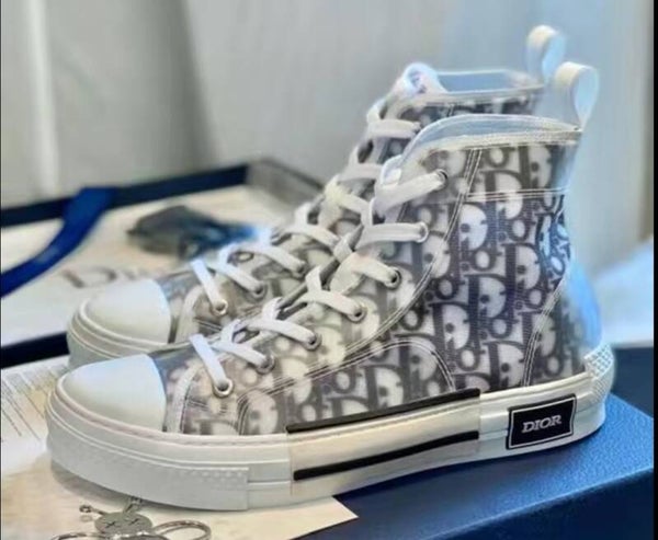 Tennis Shoes