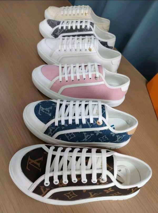 Tennis Shoes
