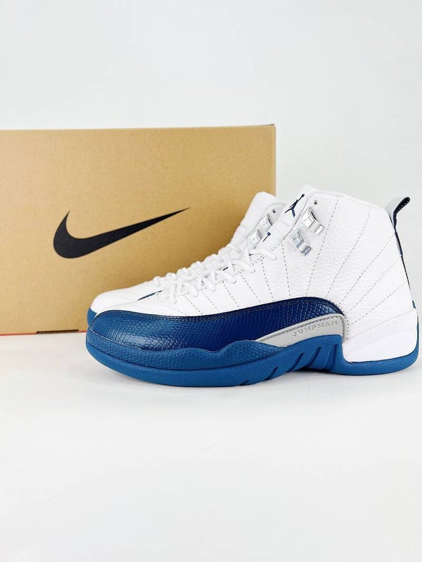 Tennis Shoes