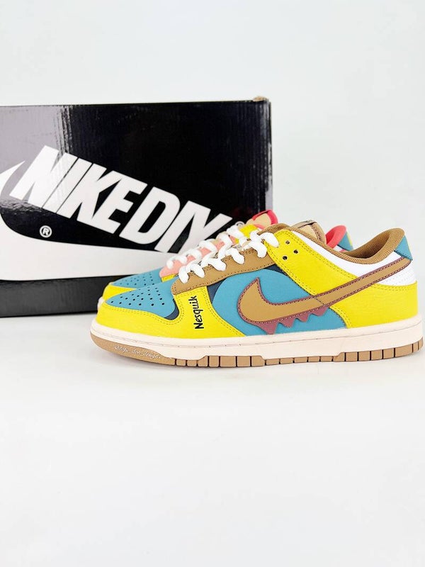 Tennis Shoes