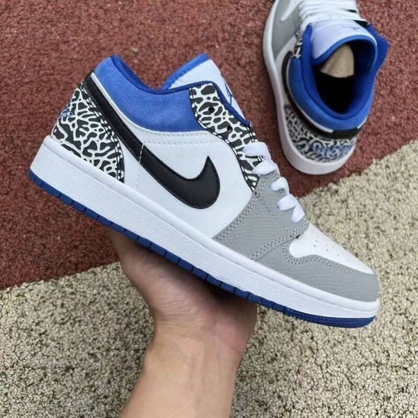 Tennis Shoes