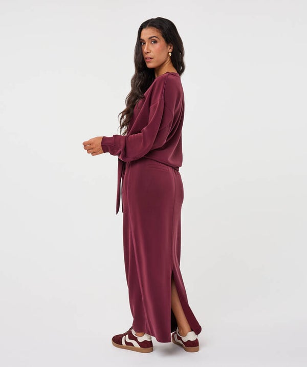 esqualo rok merlot  modal