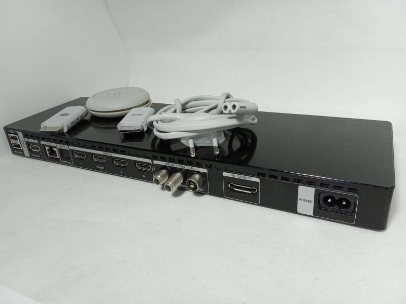 One connect box Samsung QE49Q7FAML QE55Q7FAML SOC1000M BN91-19040P BN9119040P BN91-19039K BN91-19039K BN39-02301B BN3902301B