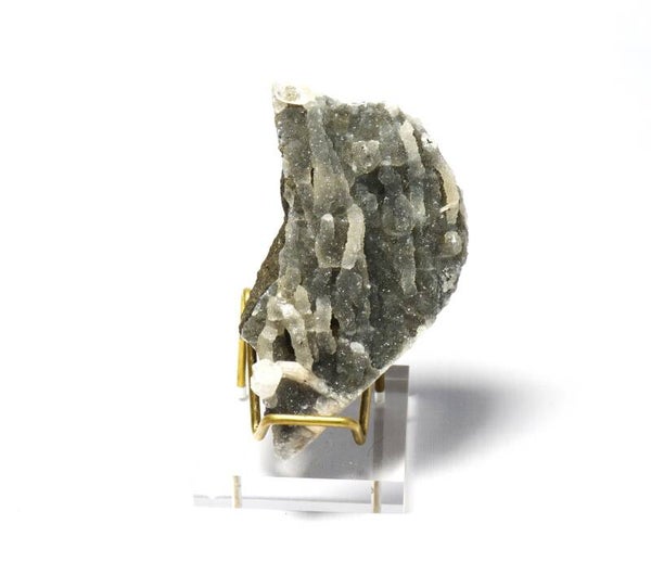 Zwarte chalcedoon met apofylliet en oranje stilbiet