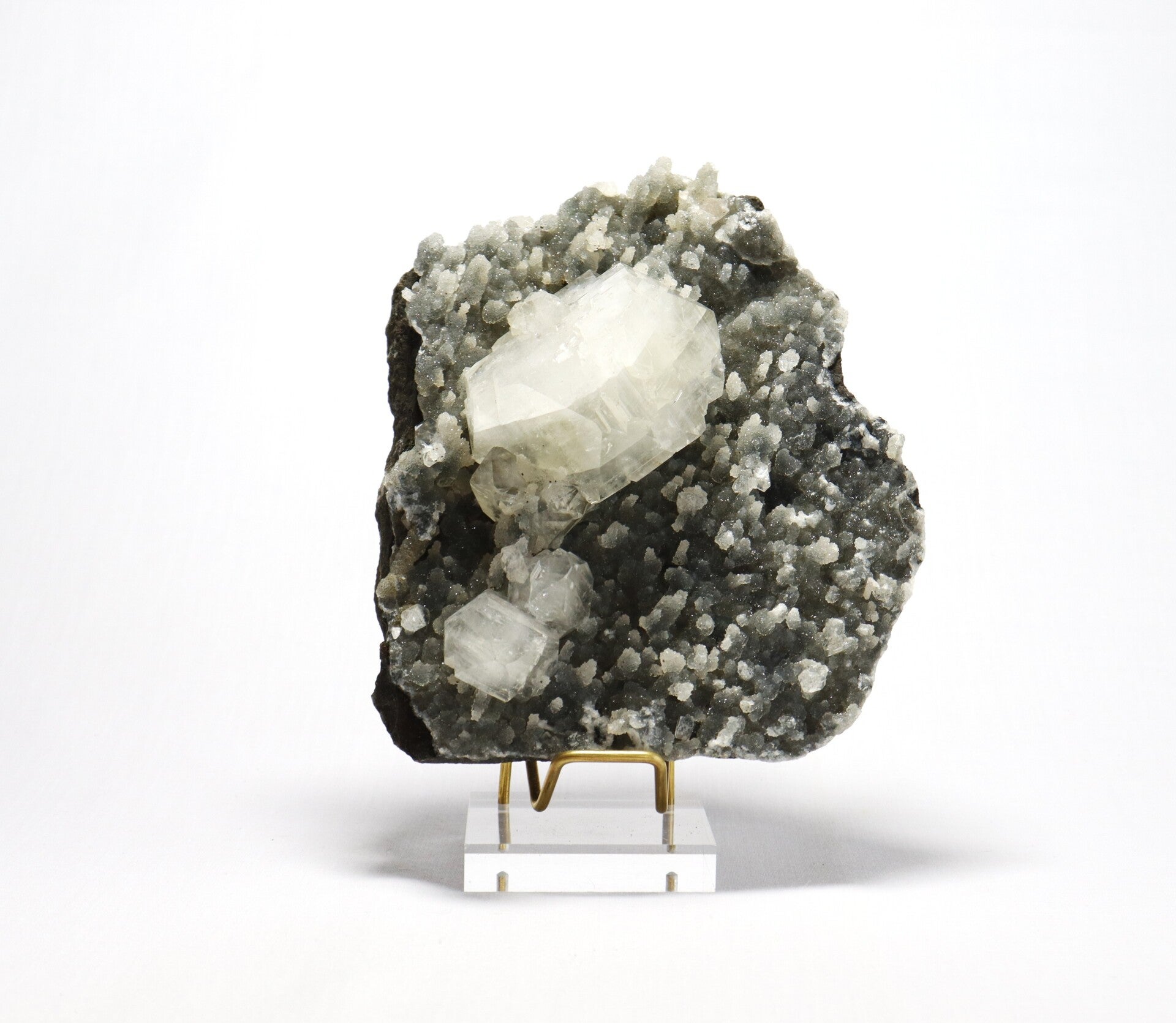 Zwarte chalcedoon met apofylliet