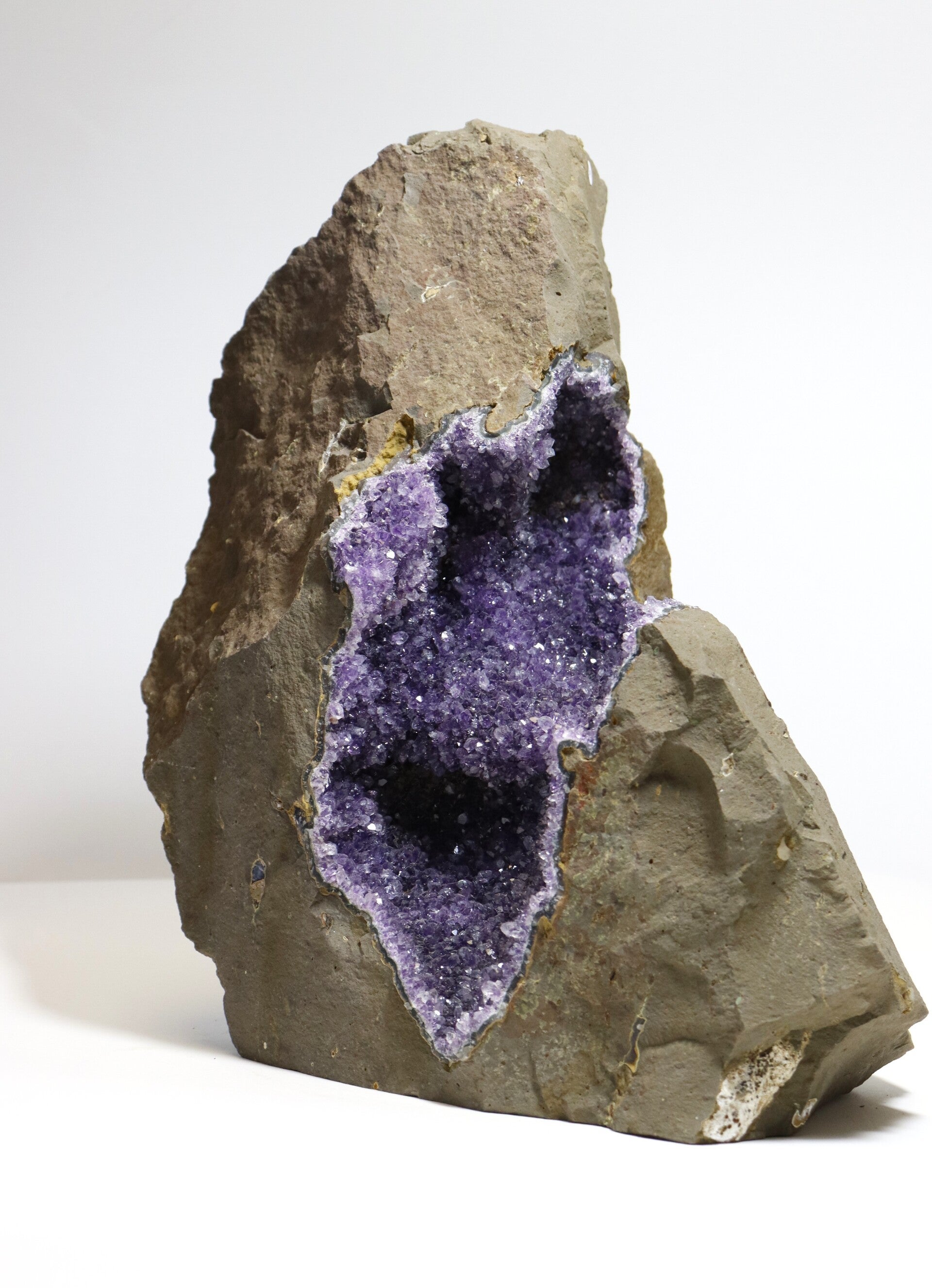 Amethist op moedergesteente