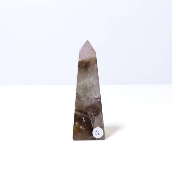 Amethist obelisk