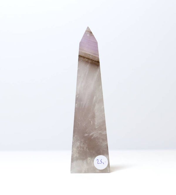 Amethist obelisk