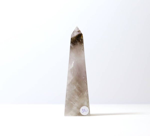Amethist obelisk