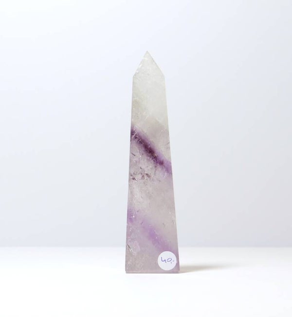 Amethist obelisk