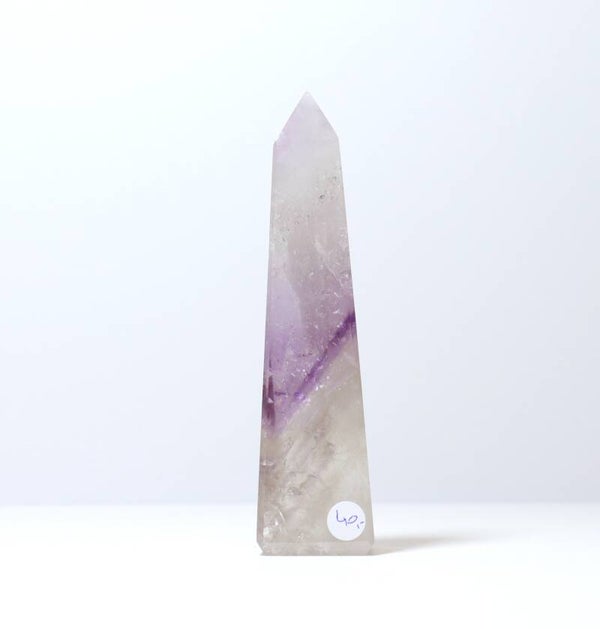 Amethist obelisk