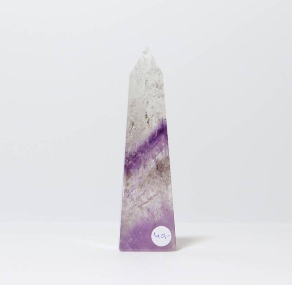 Amethist obelisk