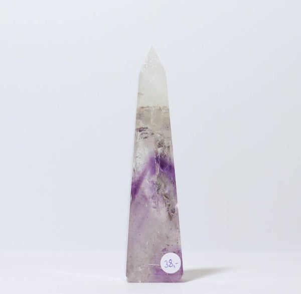 Amethist obelisk