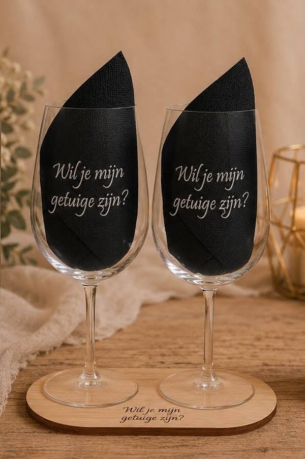 Rode wijnglas graveren