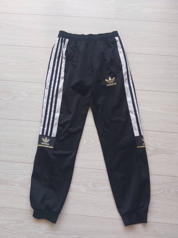 Adidas broek maat 152