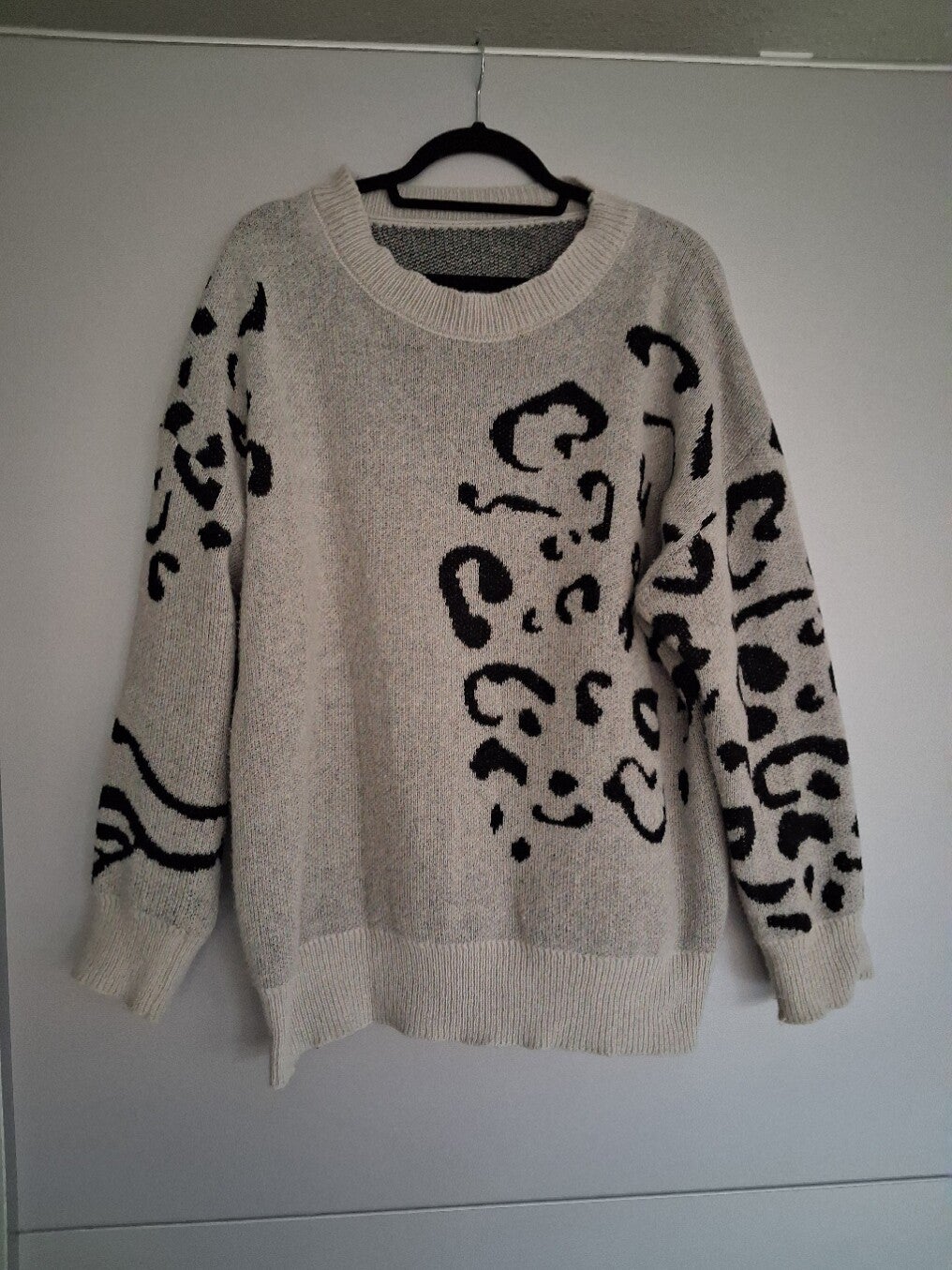 Grijze trui met panterprint - Maat 2XL