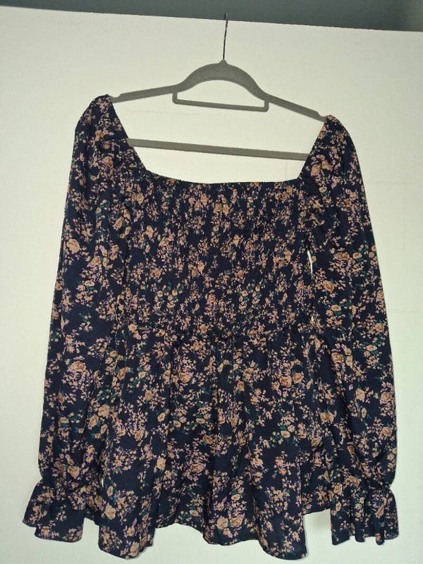 Zwart met bloemenprint blouse, maat XL