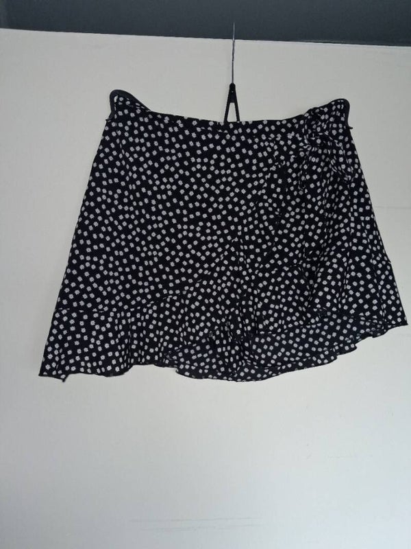 Zwarte broekrok, maat L 40/42