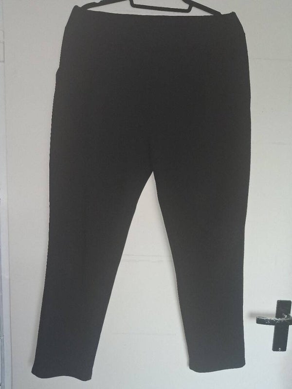 Stretchy zwarte broek met insteekzakken XXL