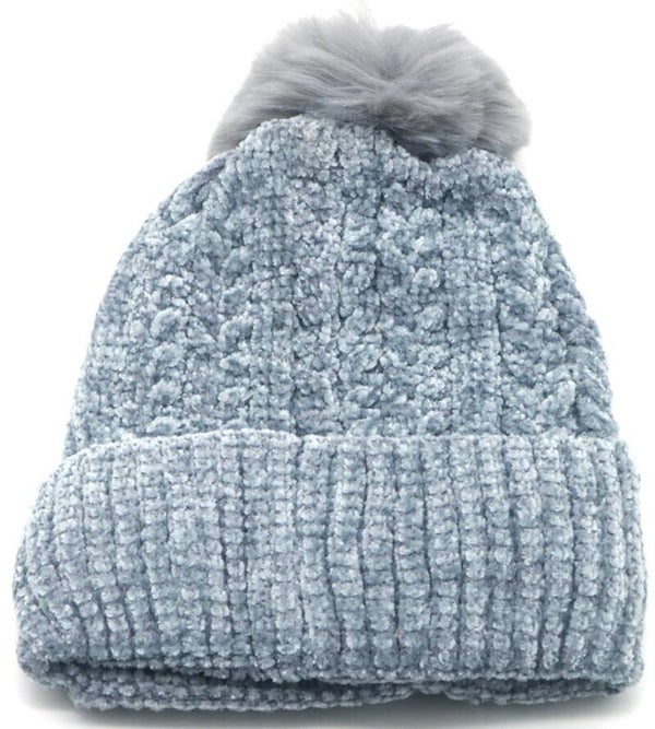 Gebreide beanie met pompon - lichtblauwe muts - dames