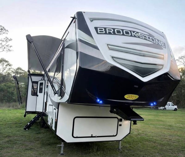 2021 Brookstone (2 cuartos +Loft )