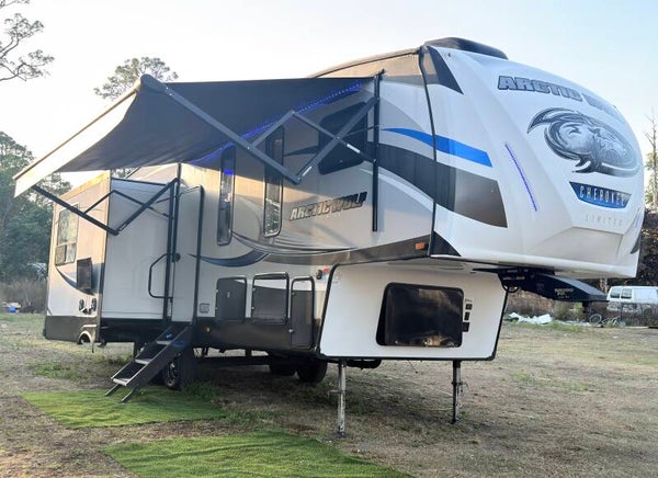 2018 Cherokee  (DOBLE CUARTO + LOFT)