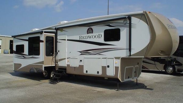 2012 Crossroads Redwood 36FL Front living