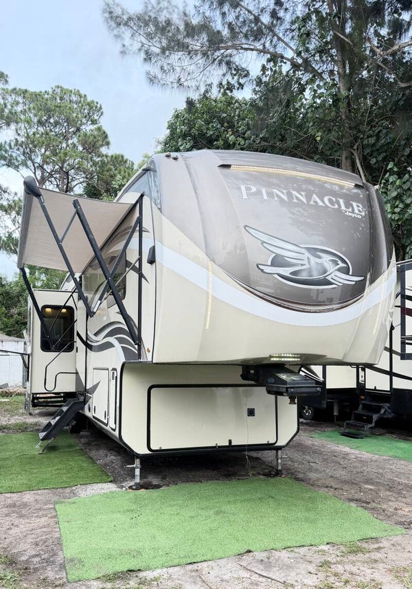 2018 Jayco Pinnacle