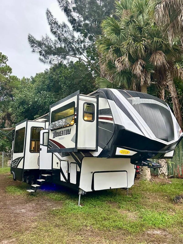 2018 Grand Design Momentum 376TH