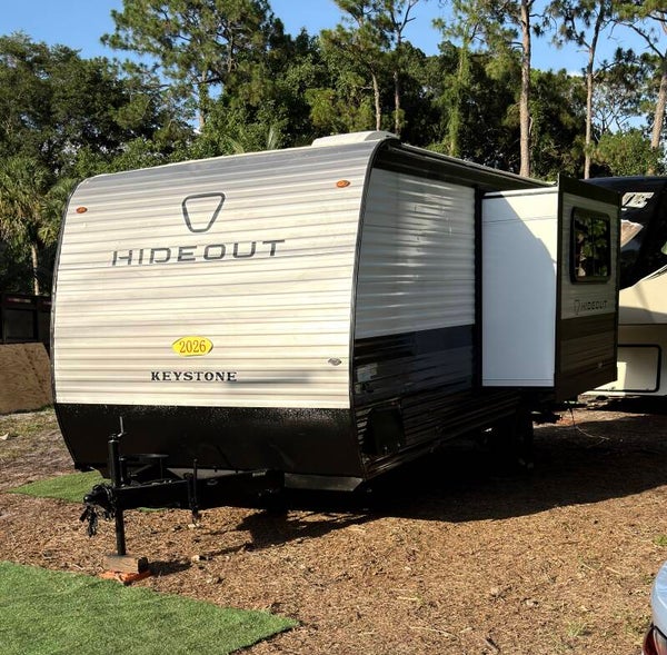 2026  Hideout (Literas )