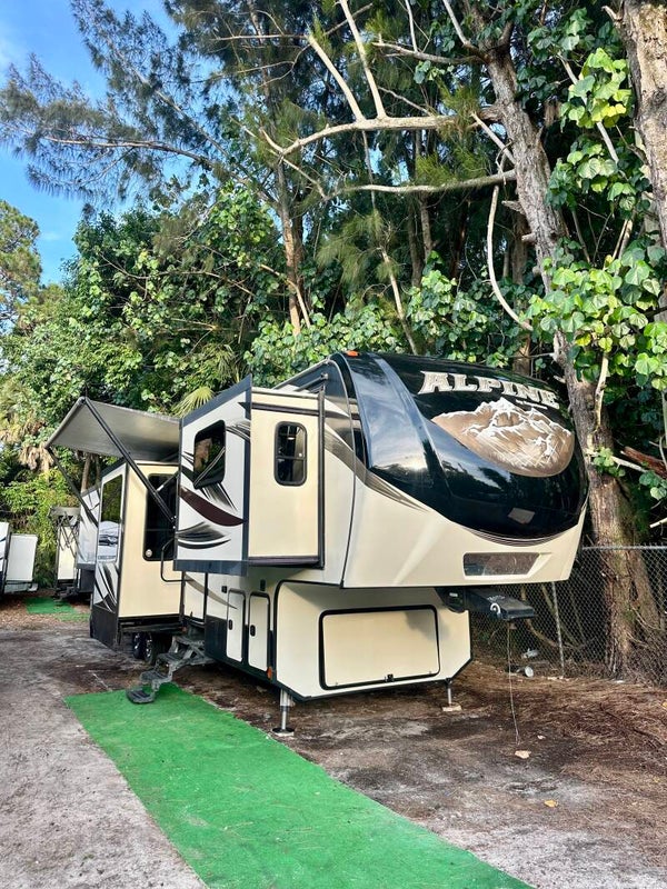 2016 Keystone Alpine 3660FL (SOLD)