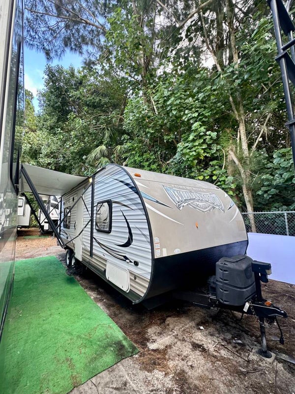 2018 Forest River Wildwood X-Lite 241QBXL