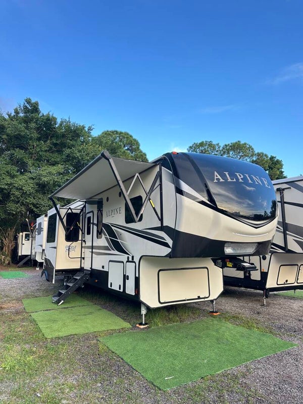 2021 Keystone Alpine 3850 RD