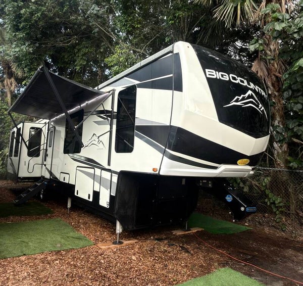 2022 Big country (2 cuartos + Loft )