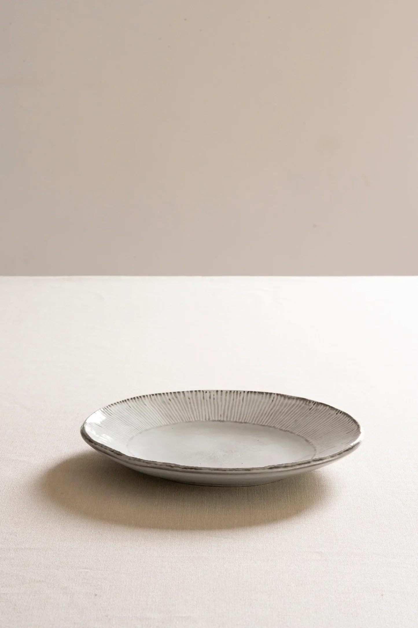 Dutch Rose,  Borden set 21,5 cm lichtgrijs